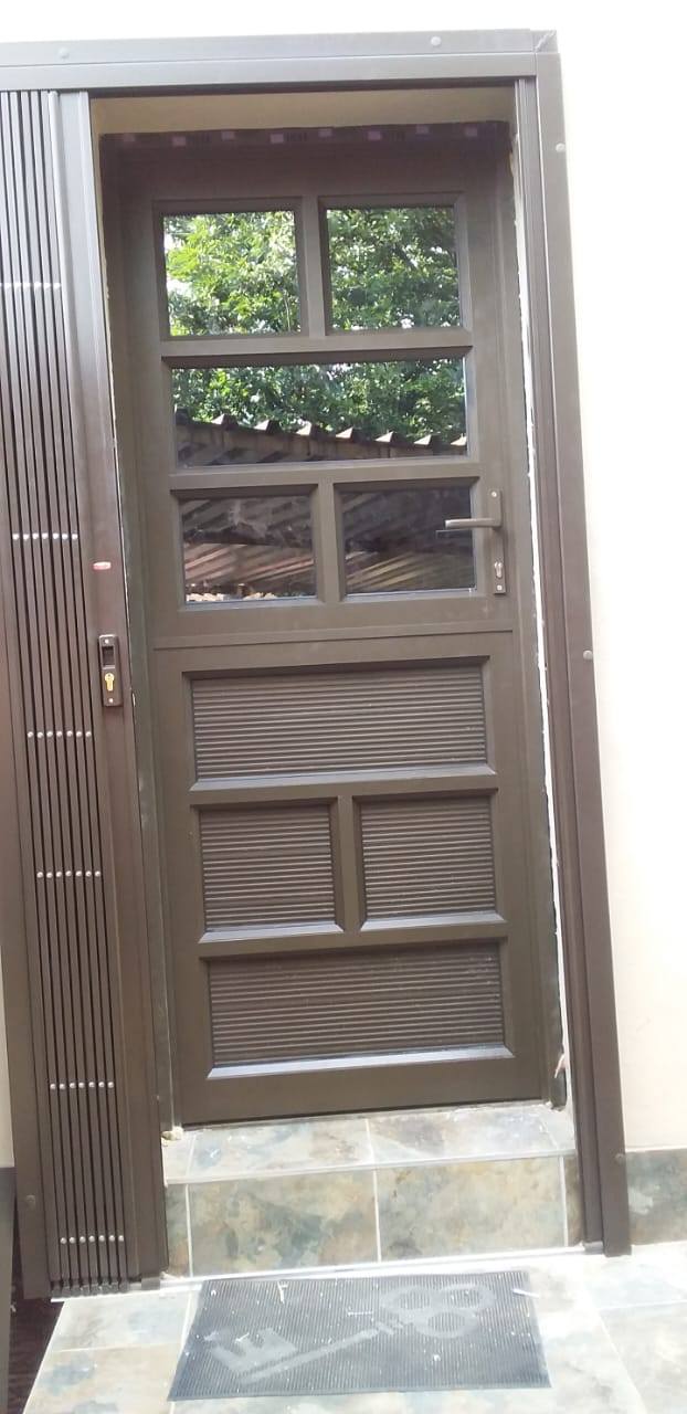 Home collen aluminium & glass hinge door